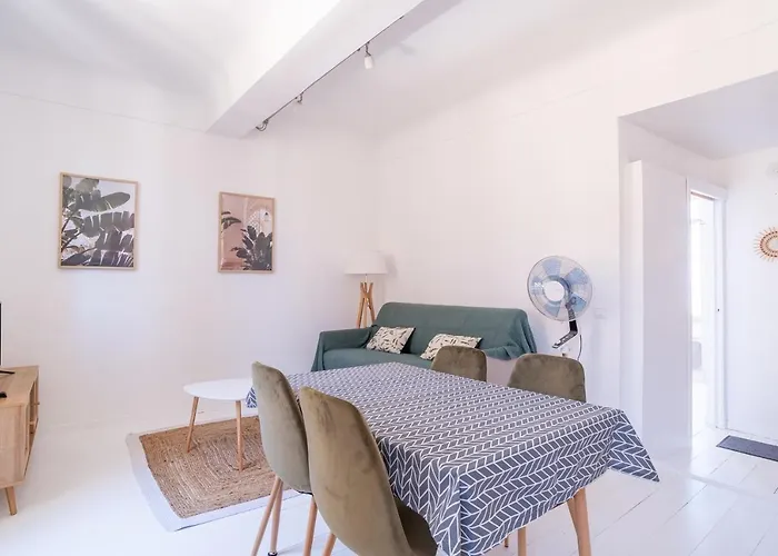 Cosy 36M With Nice Sea View Center Village !