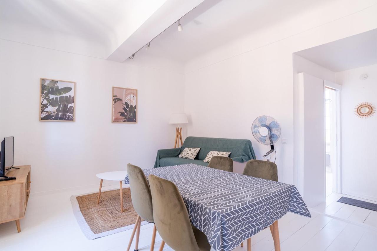 Cosy 36m With Sea View Center Village ! * Bormes-les-Mimosas
